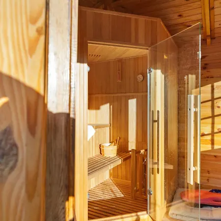 بيت للعطل Rustic In With Sauna & Pool *